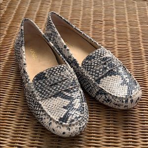 Vionic Snakeskin Print Penny Loafer size 7